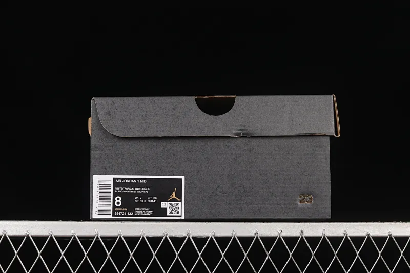 All categories Air Jordan Jordan series basketball shoes Air Jordan 1 Mid Air Jordan 1 Mid AJ1 Joe 1 patent leather black gold mid-top basketball shoes 554724-132
